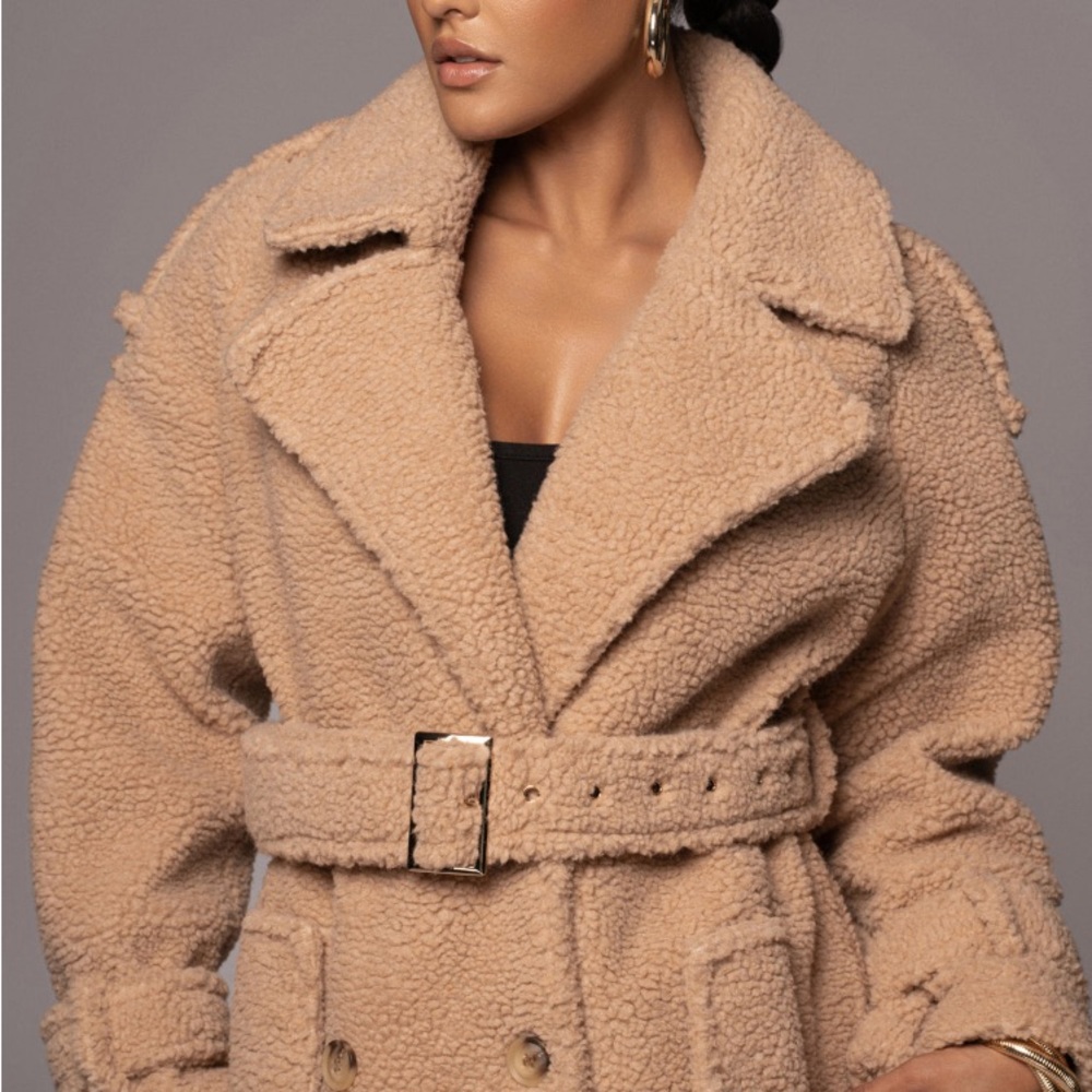 Brand New JLUXLABEL beige roxanna coat